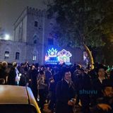 צפו במעמד הכנסת ספר התורה לע"נ שמעון הלר ז"ל - ק"ק ברסלב שובו בנים