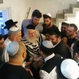 צפו: הגה"צ הרב אליעזר ברלנד שליט"א מחזיר את עם ישראל בתשובה - חוג בית באשדוד - גלריית תמונות