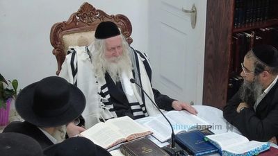 ישיבת צמאה נפשי בשיעור אצל הגה"צ רבי אליעזר ברלנד שליט"א