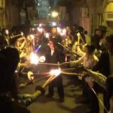 צפו: מעמד הכנסת ספר תורה ע"י קהילת שובו בנים לכבוד שובו של הגה"צ הרב אליעזר ברלנד שליט"א