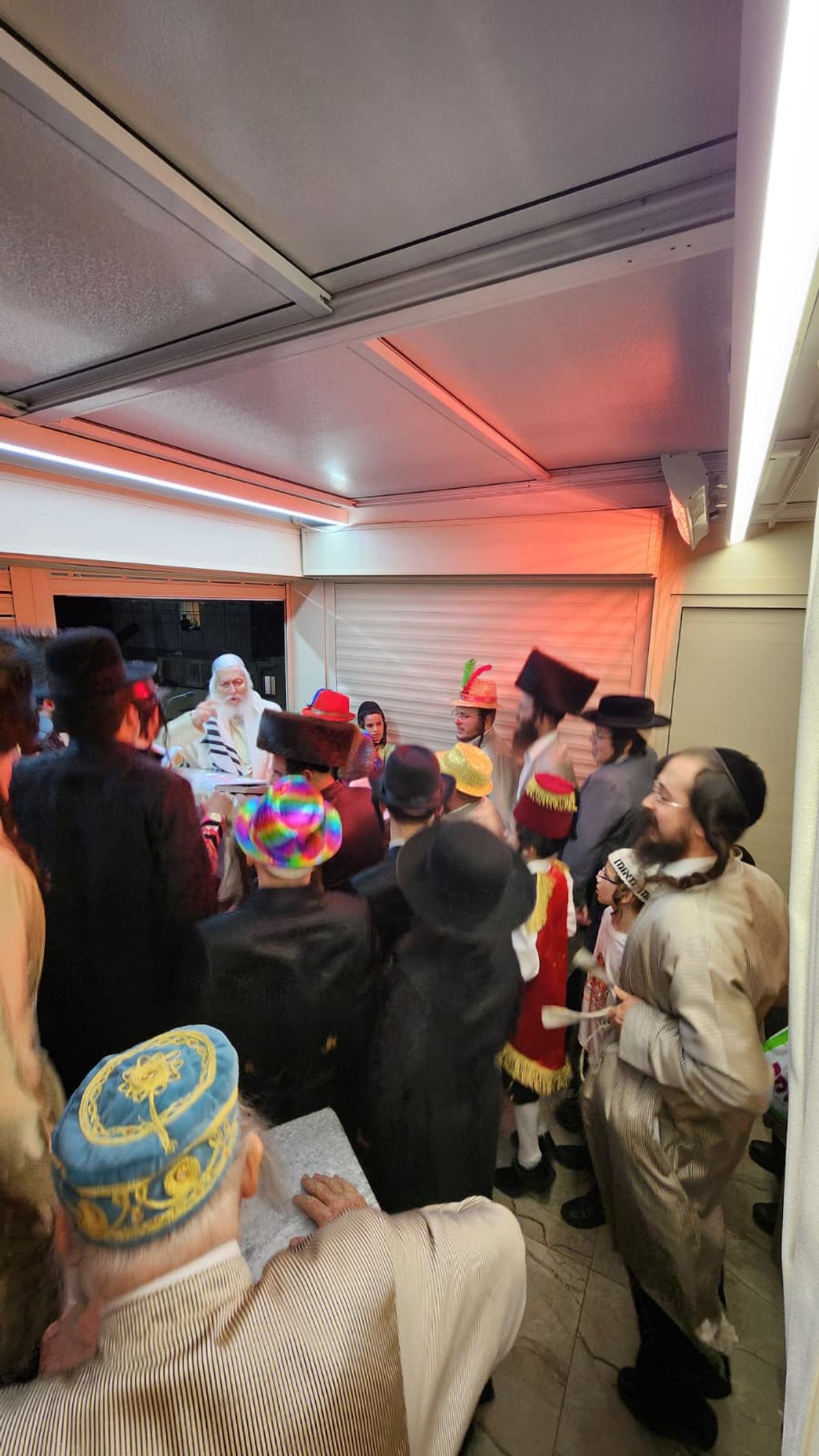 תְּשׁוּעָתָם הָיְתָה לָנֶצַח ◇ ליל שושן פורים: תפילת ערבית וקריאת המגילה אצל הגה"צ רבי אליעזר ברלנד שליט"א