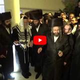 חתונת יוסף פראנק בן הרב מוטה פראנק עם הרב ברלנד שליט"א, הרב קיוואק, הרב ברנדסדורפר, בעלי המנגנים בערי וובר, מיילך קאהן