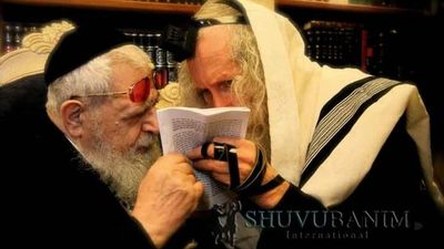 צפו: הגה"צ הרב אליעזר ברלנד שליט"א מספיד את מרן הרב עובדיה יוסף זצ"ל