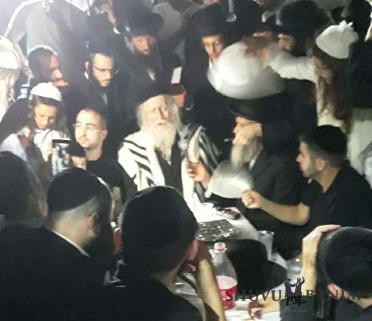 צפו בלילה הלא נשכח - הגה"צ הרב אליעזר ברלנד שליט"א בציונו הקדוש של הבבא סאלי זצוק"ל בנתיבות