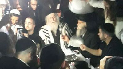 בזכות סידנא בבא סאלי • תפילה מהגה"צ רבי אליעזר ברלנד שליט"א לקבר הבבא סאלי בנתיבות