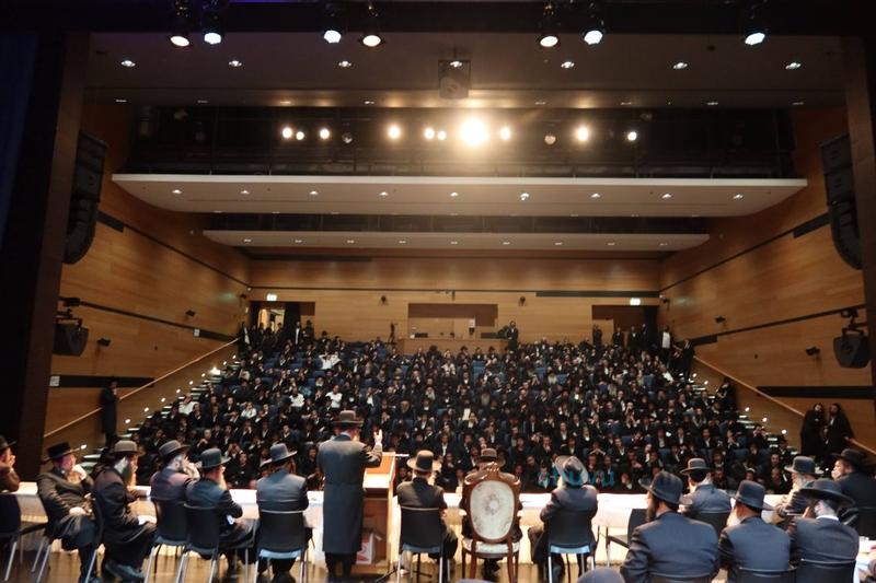 אוֹרָה זוּ תּוֹרָה • מעמד כבוד התורה בחלוקת תעודות למפעל נצור תורתי