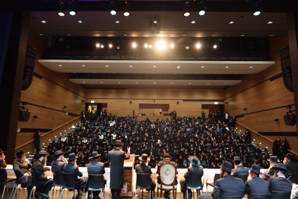 אוֹרָה זוּ תּוֹרָה • מעמד כבוד התורה בחלוקת תעודות למפעל נצור תורתי