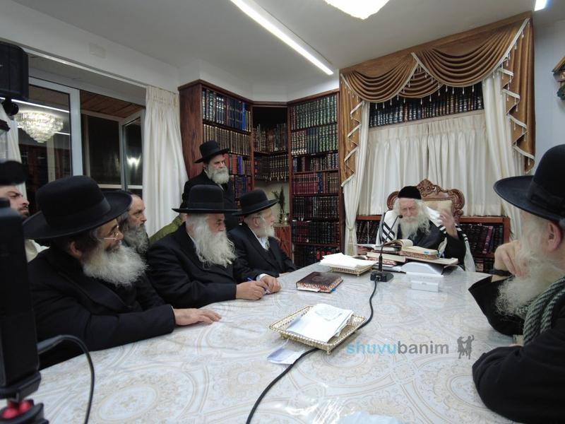 שיעור לתושבי בת־ים במעונו של הגה"צ רבי אליעזר ברלנד שליט"א