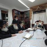 שיעור לתושבי בת־ים במעונו של הגה"צ רבי אליעזר ברלנד שליט"א