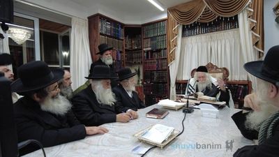 שיעור לתושבי בת־ים במעונו של הגה"צ רבי אליעזר ברלנד שליט"א