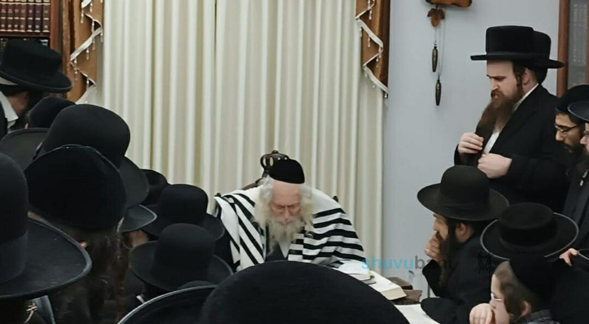 שיעור בבית הגה"צ רבי אליעזר ברלנד שליט"א לאברכי 'מוסדות קבר רחל'