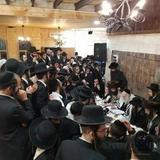 צפו: הגה"צ הרב אליעזר ברלנד שליט"א בקרעטשמע של נחמן כץ וב"ר יוסף לוי - גלריית תמנות