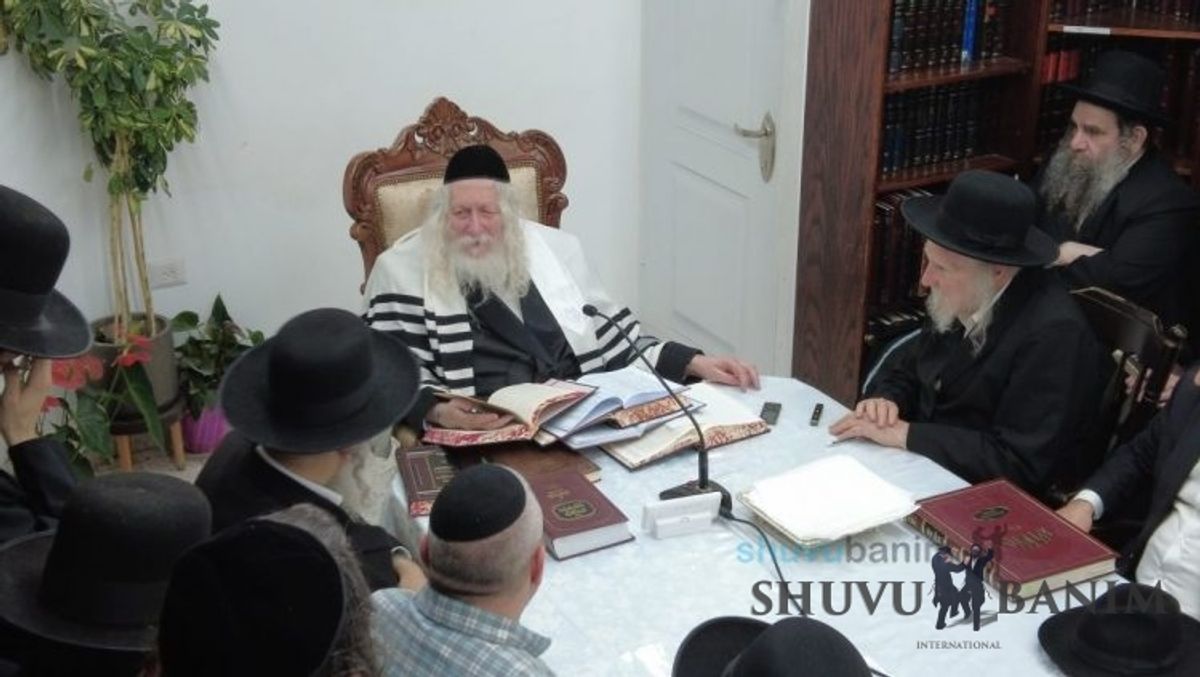 שיעור לישיבת נועם ה' בעיר העתיקה במעונו של הגה"צ רבי אליעזר ברלנד שליט"א