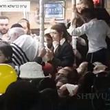 "נא להתפלל על הרב שלא יסתלק לפני פסח" - מראות השמחה היום ההולדת של הצדיק הרב ברלנד שליט"א והתפילה