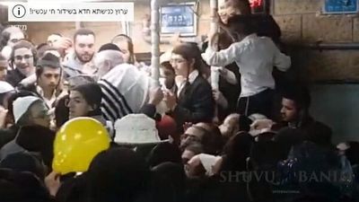 "נא להתפלל על הרב שלא יסתלק לפני פסח" - מראות השמחה היום ההולדת של הצדיק הרב ברלנד שליט"א והתפילה