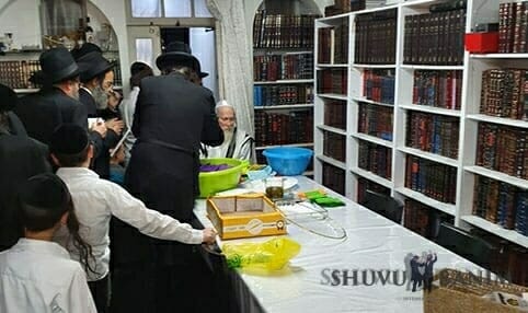 GALLERY: Pidyon Kaparos by Rabbi Eliezer Berland shlit"a -- Yom Kippur 5780