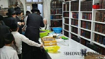 GALLERY: Pidyon Kaparos by Rabbi Eliezer Berland shlit"a -- Yom Kippur 5780