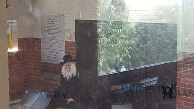 Rav Berland Shlit"a at Grave of Rebbe Shaya'la of Kerestir on Fast of Gedaliya