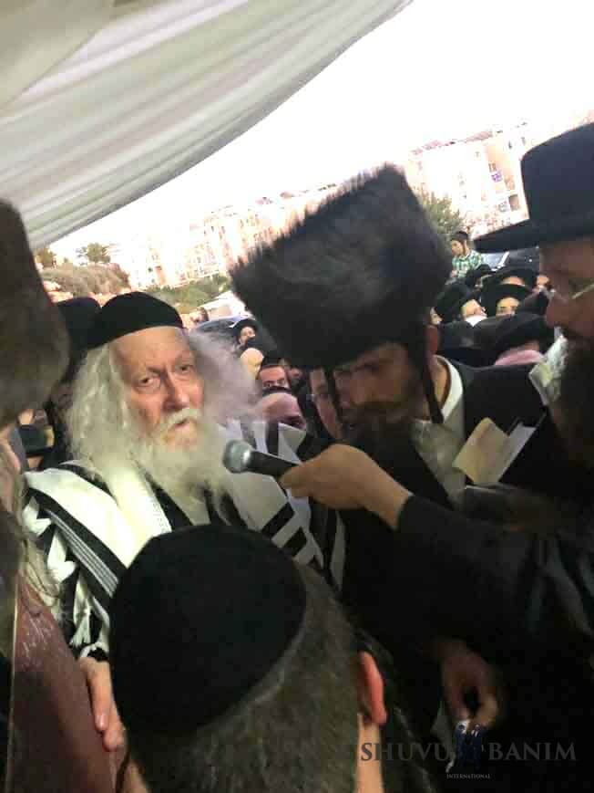 "הַצַּדִּיק מַפִּיל אֶת הַסִּטְרָא אַחֲרָא כְּלֹא הָיָה" - דברי הגה"צ הרב אליעזר ברלנד שליט"א ומראות החתונה של יצחק שטרן שיחי'