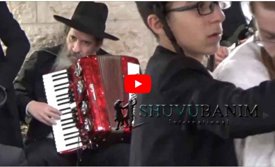 המוזיקאי הדגול מונה רוזנבלום מספר על הקשר לגה"צ הרב אליעזר ברלנד שליט"א