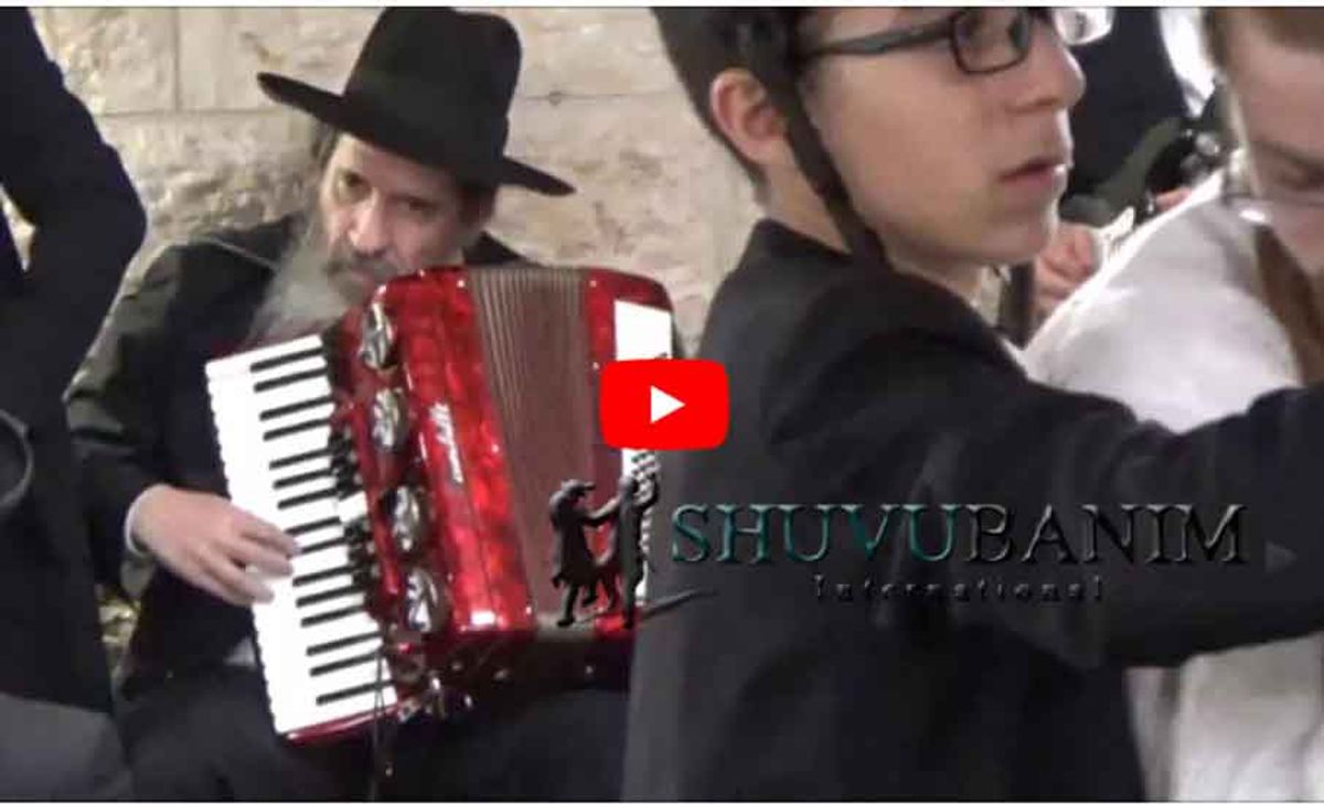 המוזיקאי הדגול מונה רוזנבלום מספר על הקשר לגה"צ הרב אליעזר ברלנד שליט"א