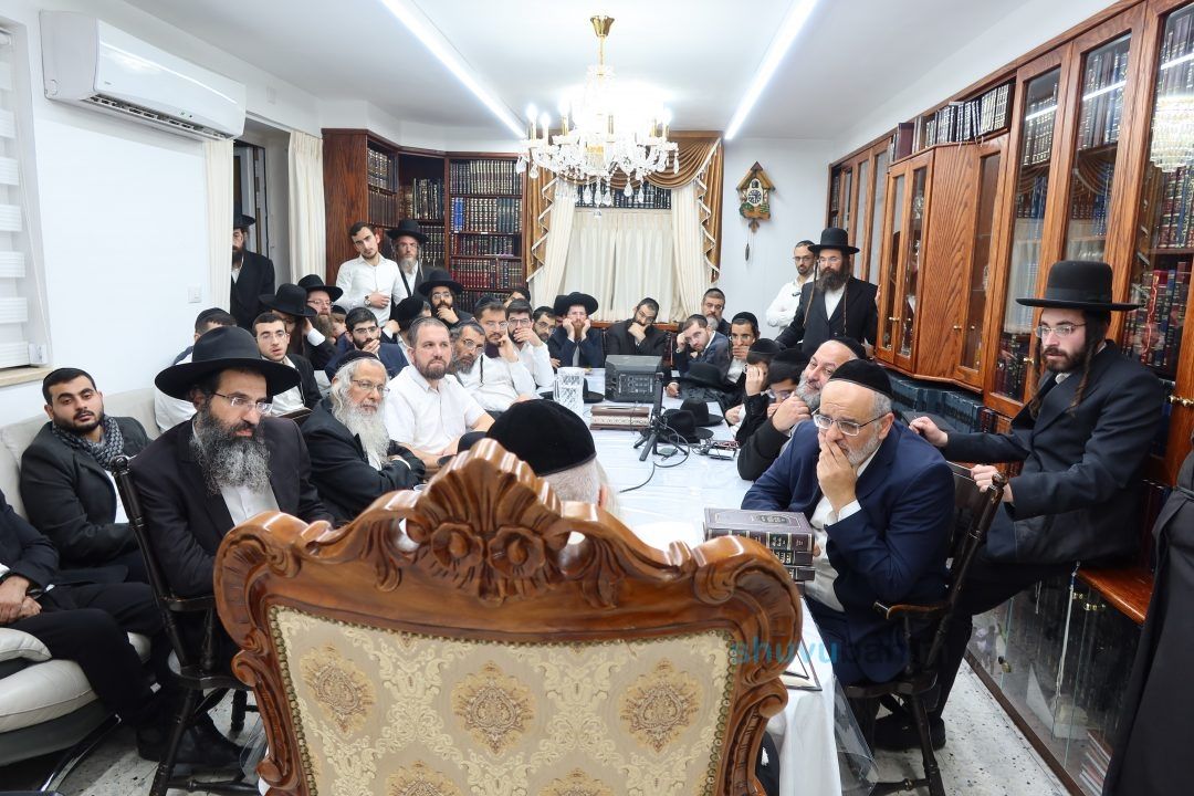 שיעור לאנשי שלומינו מהעיר אלעד במעונו של הגה"צ רבי אליעזר ברלנד שליט"א