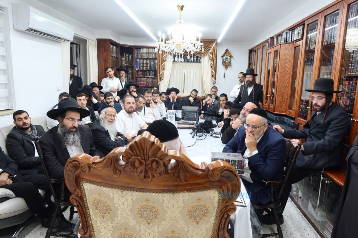 שיעור לאנשי שלומינו מהעיר אלעד במעונו של הגה"צ רבי אליעזר ברלנד שליט"א