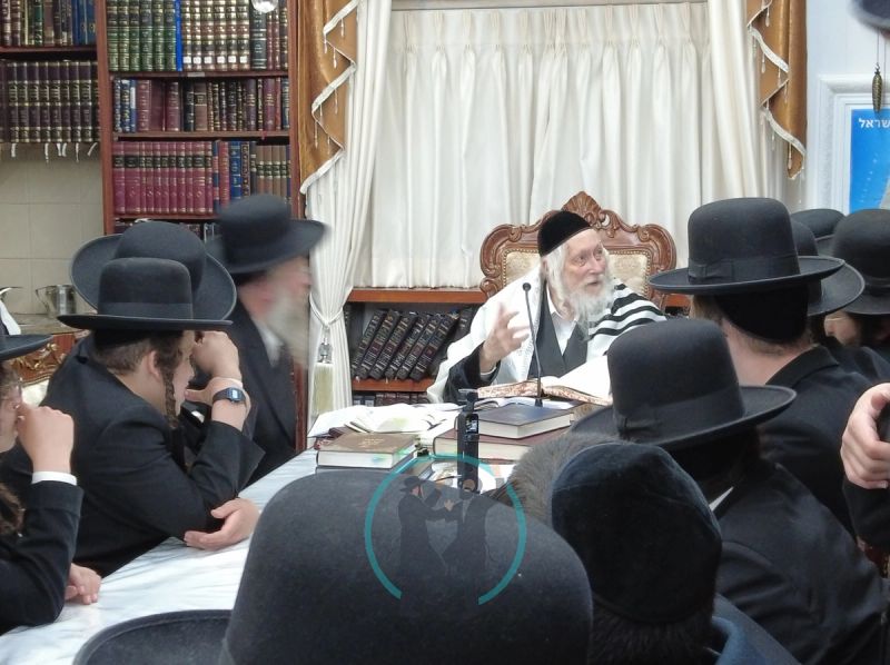 מורנו הרב ברלנד שליט"א בעת השיעור