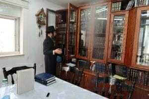 Rare and Unique: A Fascinating and Exclusive Glimpse Inside the Holy Dwelling of Rav Berland Shlit”a