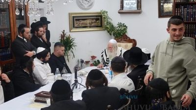 נַעֲשָׂה נֵס לַשּׁוֹשַׁנִּים • כנס חנוכה לישיבת 'מתחברים'