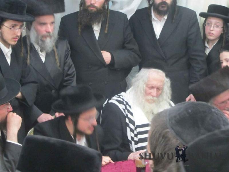 גלריית תמונות משמחת האירוסין של נכד הגה"צ הרב אליעזר ברלנד שליט"א ממשפחת