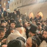 שמחת תורה תשפ"ה: תפילות והקפות עם כ"ק הגה"צ הרב אליעזר ברלנד שליט"א