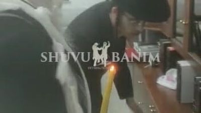 מראות קודש - בדיקת חמץ בית הגה"צ הרב אליעזר ברלנד שליט"א