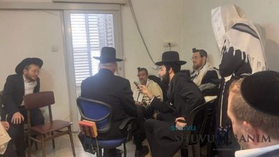Rav Berland Shlit”a Comforting Mourners in Shaki Family Home