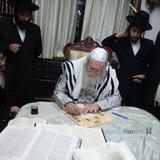 בְּחָכְמָה יִבָּנֶה בָּיִת  • שמחת התנאים לנינתו של הגה"צ רבי אליעזר ברלנד שליט"א במעונו