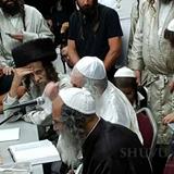 צפו: הגה"צ הרב אליעזר ברלנד שליט"א יוצא למסעות הקודש במוצ"ש בלק - בית שמש ובית רבינו בבת ים - גלריית תמונות