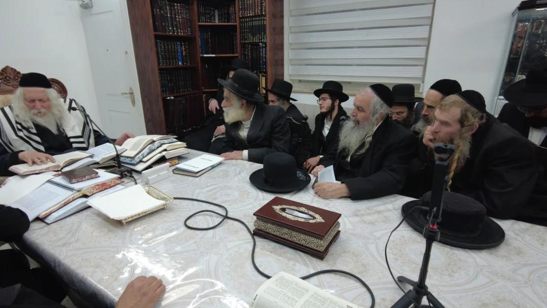 שיעור לאברכי כולל העיר העתיקה במעונו של הגה"צ רבי אליעזר ברלנד שליט"א