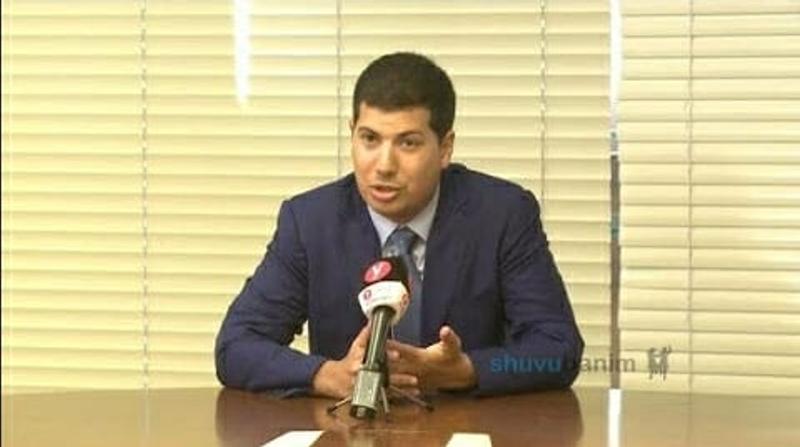 "במקום לחקור את האמת אתם חוקרים את הרב ברלנד שרוצה לקבל ביזיונות"