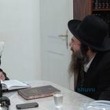 שיעור למתפללי בית כנסת 'רבי נחמן מברסלב' בעיר חולון במעונו של הגה"צ רבי אליעזר ברלנד שליט"א