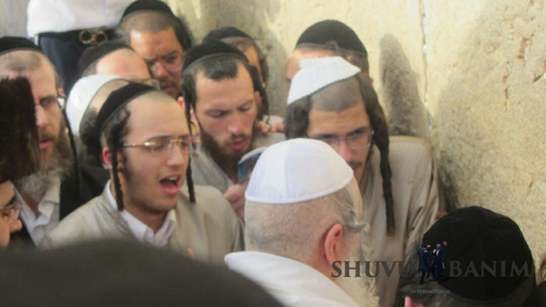 מרגש: מעמד העלייה לרגל בפסח עם הגה"צ הרב אליעזר ברלנד שליט"א