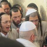 מרגש: מעמד העלייה לרגל בפסח עם הגה"צ הרב אליעזר ברלנד שליט"א