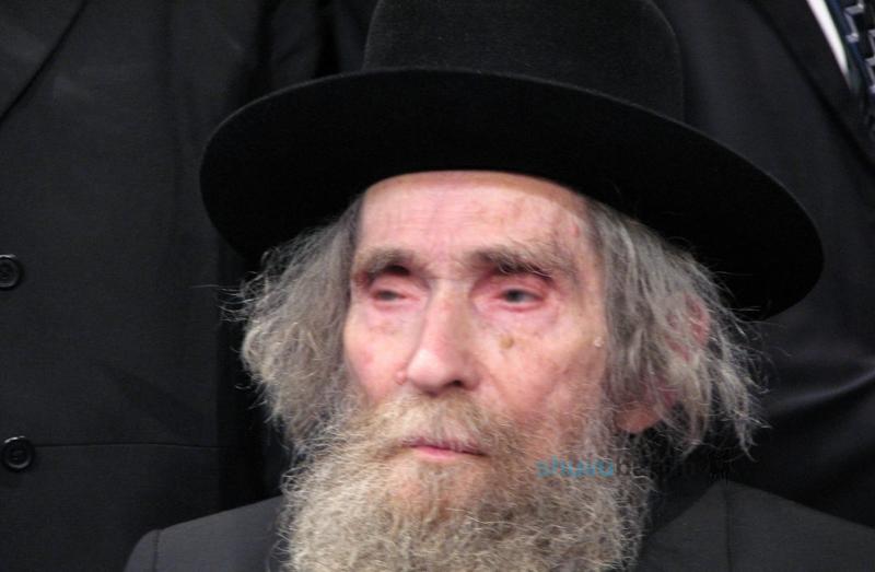 הַכֹּל בִּזְכוּת תּוֹרָתוֹ וּבִזְכוּת תְפִלּוֹתָיו הַנּוֹרָאוֹת • יום היארצייט