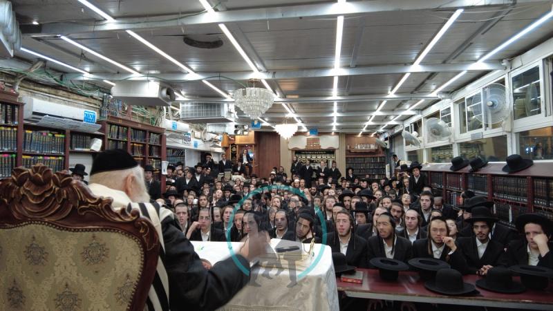 צפו: מורנו הרב אליעזר ברלנד שליט"א בכנס ובשיעור לבחורי ישיבת בין הזמנים של הרב נחמן האס שליט"א: "העיקר לחזק — לא לייאש"