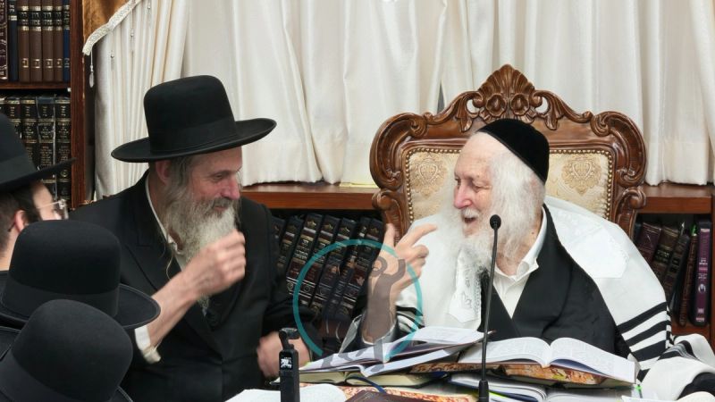 מורנו הרב אליעזר ברלנד שליט"א בשיעור נלהב לבחורי ישיבת "נחלי התורה"