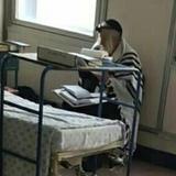 ראיון אישי עם שמשו של הגה"צ הרב אליעזר ברלנד שליט"א לאחר הניתוח המסובך שעבר - הרב כבר שקוע בלימוד