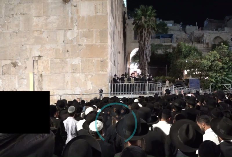 אלפים ברחבת מערת המכפלה בעצרת התפילה