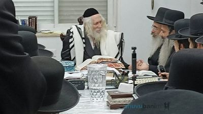 שיעור בבית הגה"צ רבי אליעזר ברלנד לבחורי ישיבת חכמה ודעת - ליל ה' אדר ב' תשפ"ב