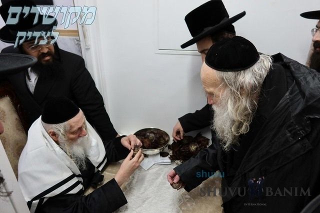 Distribution of Chanukah Money to Supporters of Beit Midrash