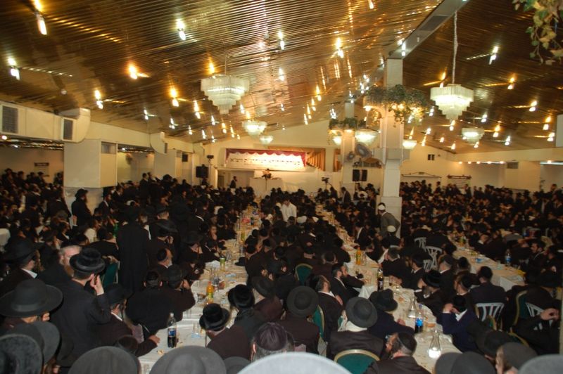 הקהל הקדוש בהילולת רבי נתן מברסלב - מאזינים לשיעורו של כ