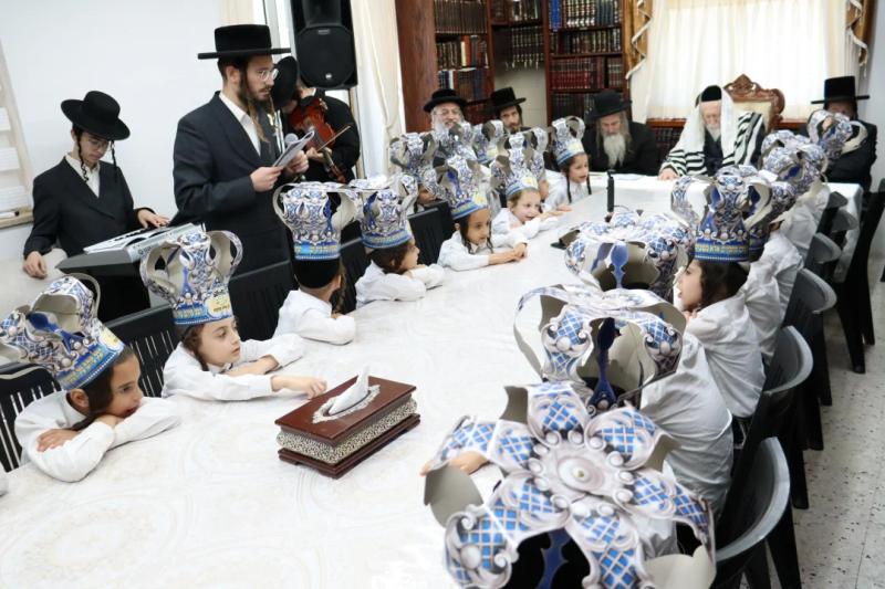 בֶּן חָמֵשׁ לְמִקְרָא • מסיבת חומש לת"ת 'אמונת ציון' במעונו של מורינו הרב שליט"א